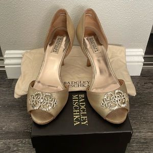 Badgley Mischka salsa heels in a gold color (Platino) size 9.5.
